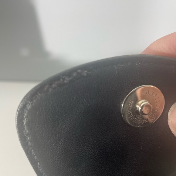 EUC BLACK LEATHER WRISTLET - Picture 4 of 7